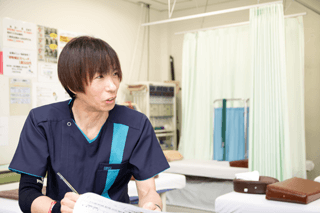 方針の説明をしている様子